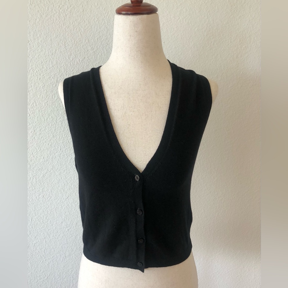 H&M - BUTTON-FRONT SWEATER VEST + BLACK/XXS